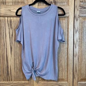 Tresics cold shoulder tie front top